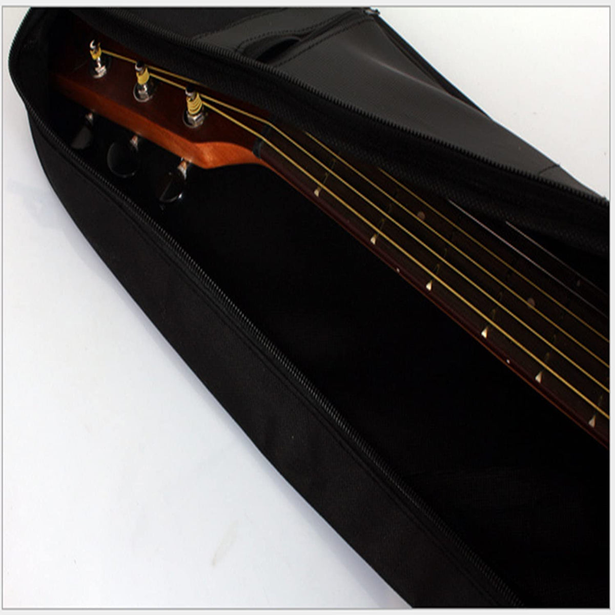 Acoustic Guitar Bag with Adjustable Shoulder Strap V540