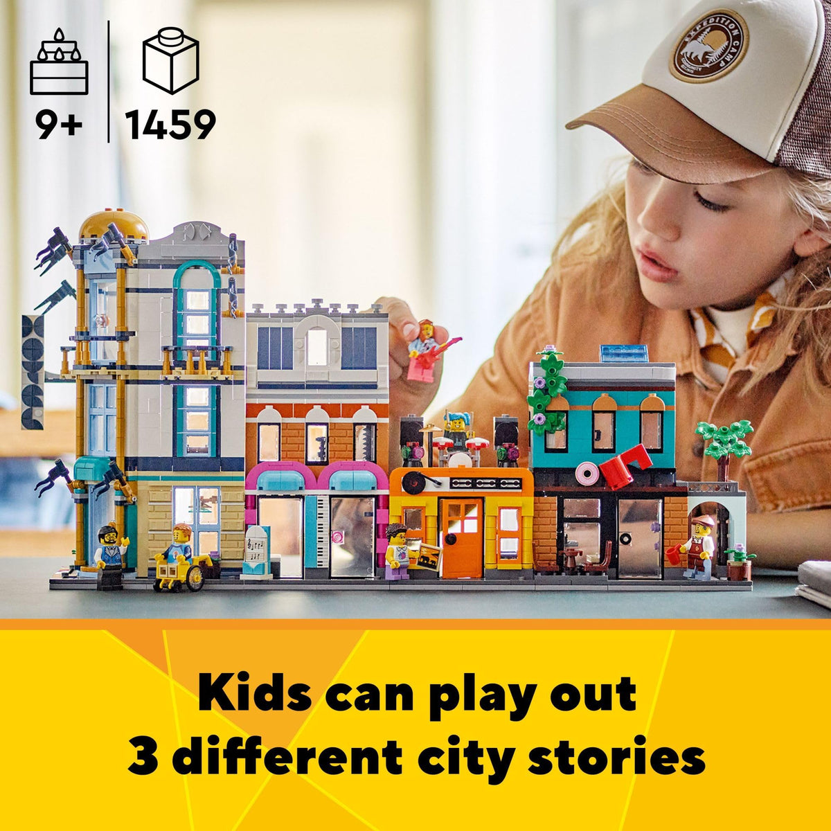 Building Toy Set, 3 in 1 City Art Deco Building, Market Street Hotel, Café Music Store and 6 Minifigures Q9702