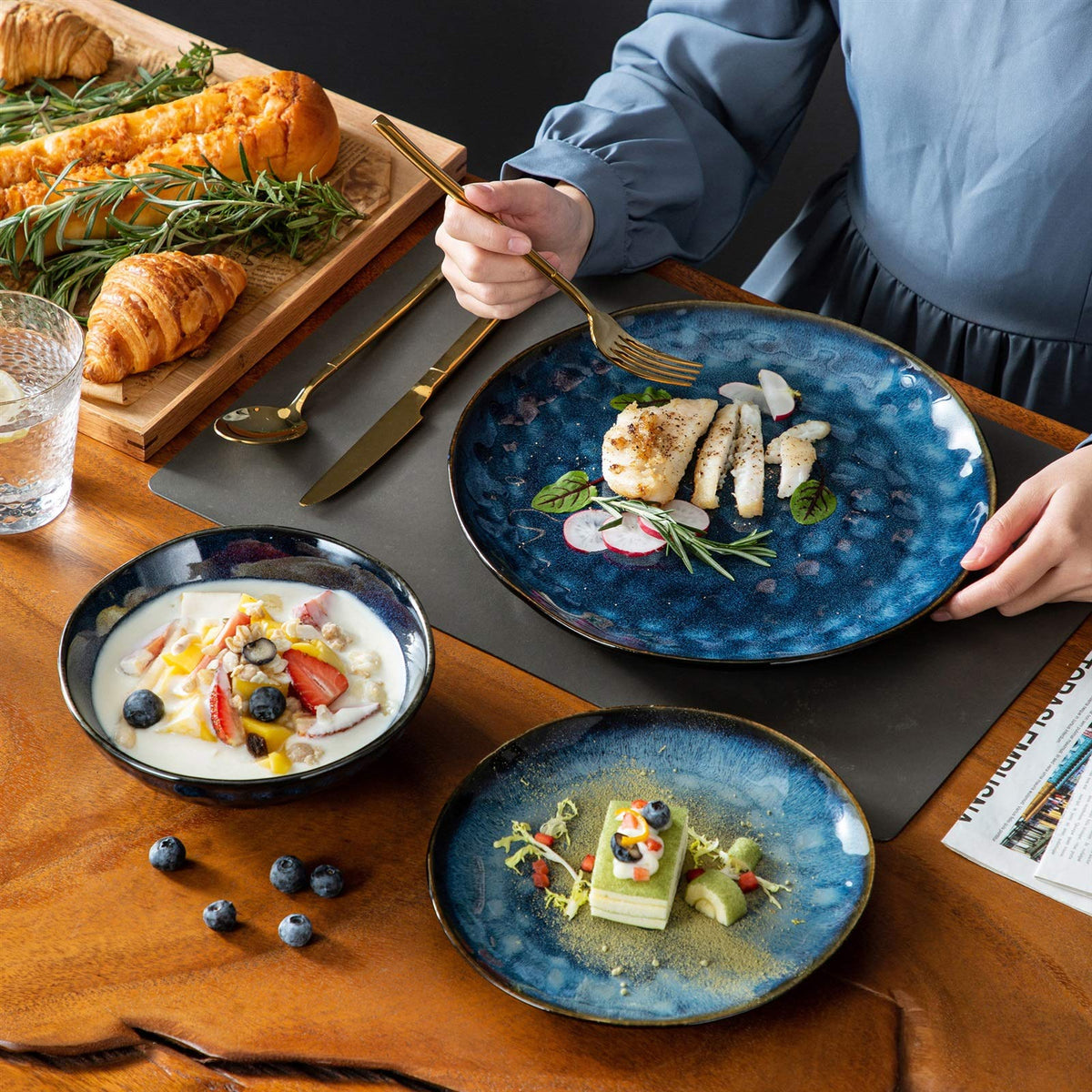 Blue 12-Piece Ceramic Stoneware Dinner Set M985